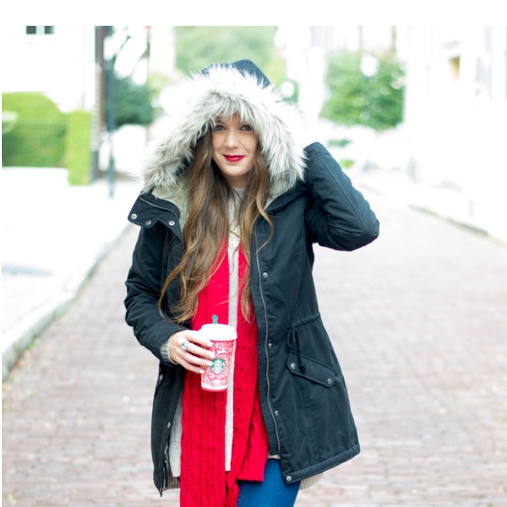 HOLLISTER Faux Fur Winter Coat - LIKE NEW - Medium